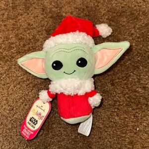 NWT Baby Yoda Grogu Christmas Itty Bitty
